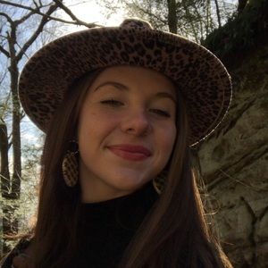 Meet your Posher, Emma